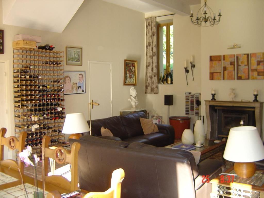 Aux Quatre Saisons Axat Bed & Breakfast Exterior photo